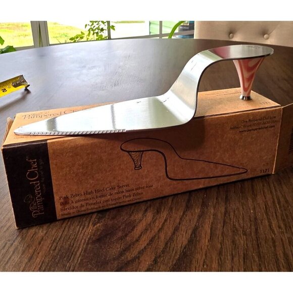 Pampered Chef Pink Zebra High Heel Cake Server #1171 Magnetic - Picture 3 of 12